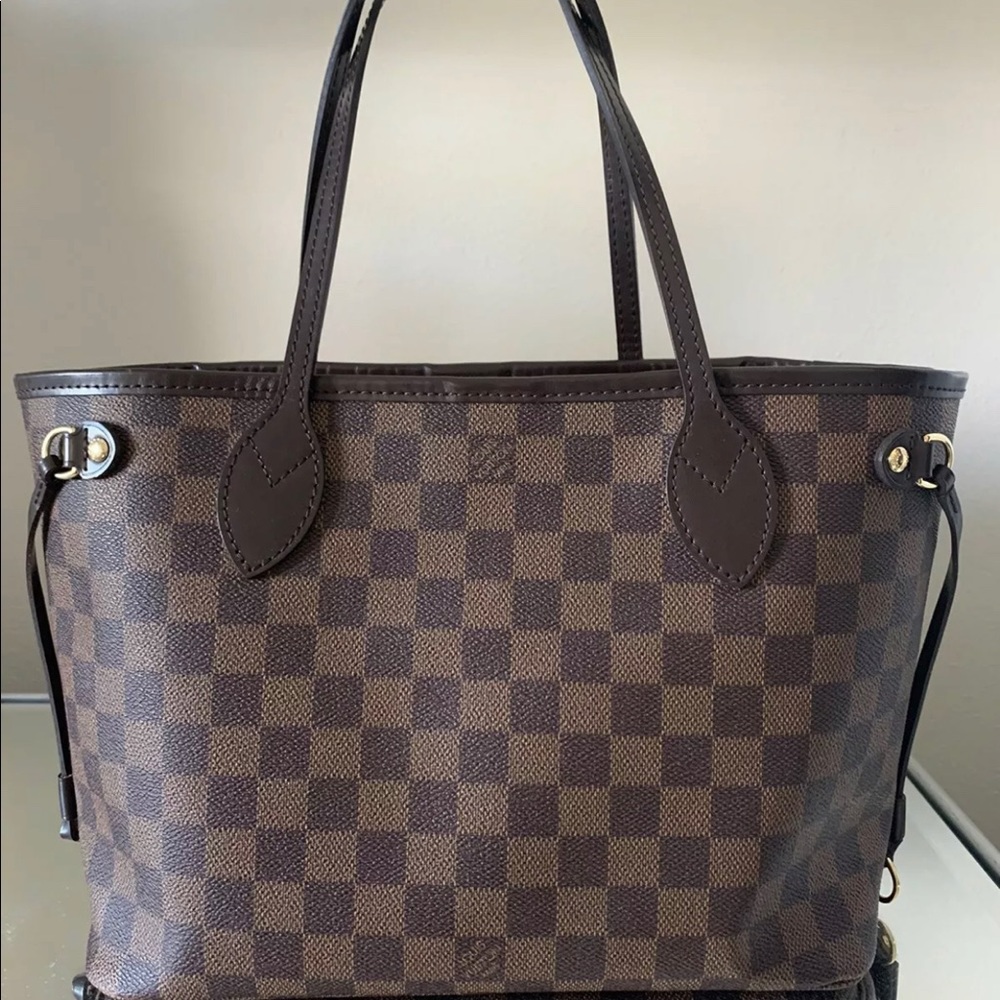 Authentic Louis Vuitton Neverfull PM